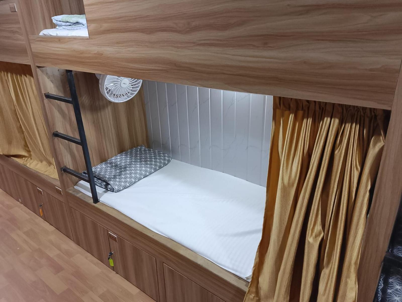 Sun Shine Ac Dormitory — Photos 1
